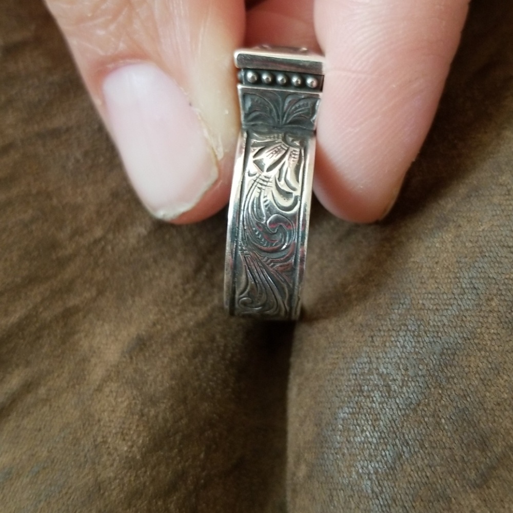 Rocking out design ring - Picture 2 of 5